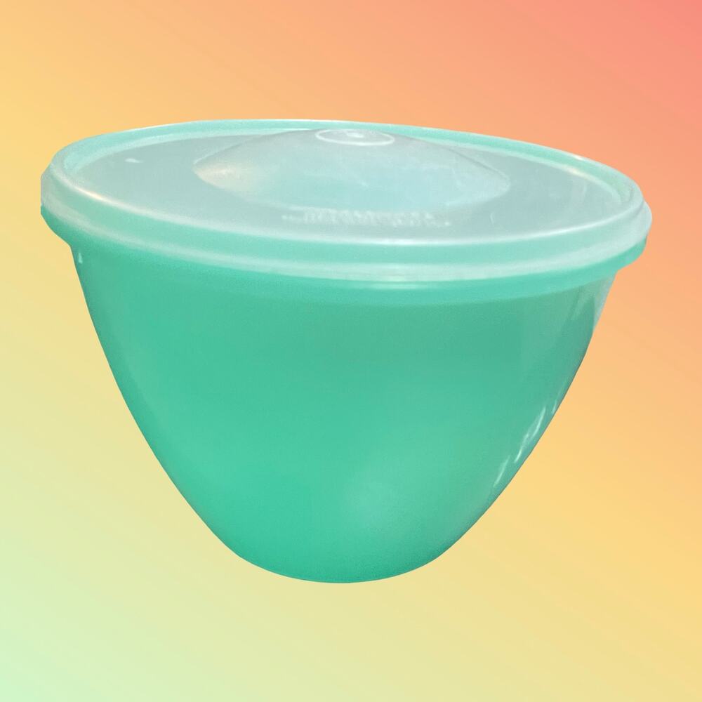 Tupperware 679 680 Jadeite Green Crisp It Lettuce Keeper Bowl Domed Lid Vintage